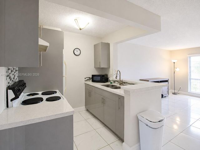 7155 Miami Lakes Drive P4, Miami Lakes, FL 33014