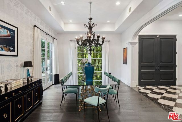 1600 Clear View Drive, Beverly Hills, CA 90210