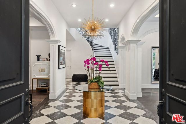 1600 Clear View Drive, Beverly Hills, CA 90210