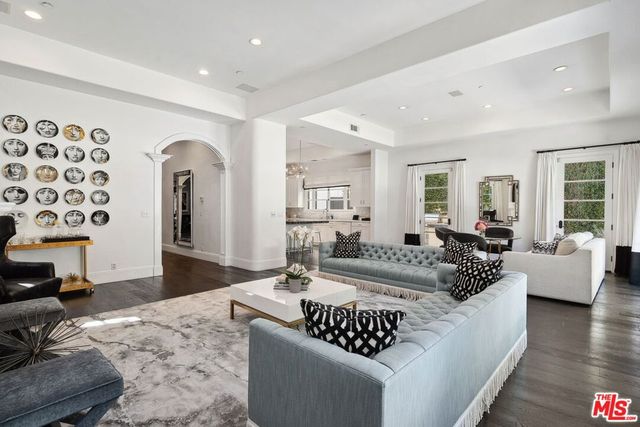 1600 Clear View Drive, Beverly Hills, CA 90210