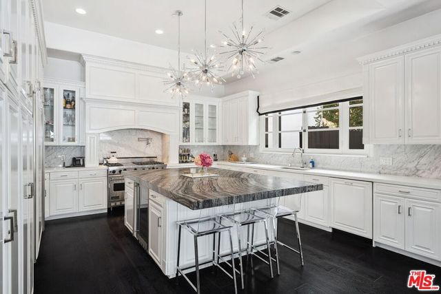 1600 Clear View Drive, Beverly Hills, CA 90210