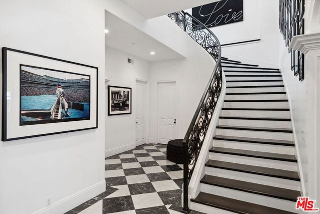 1600 Clear View Drive, Beverly Hills, CA 90210