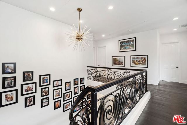 1600 Clear View Drive, Beverly Hills, CA 90210