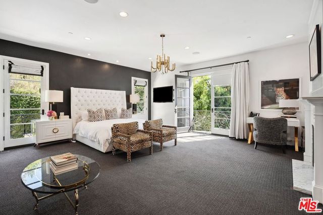 1600 Clear View Drive, Beverly Hills, CA 90210