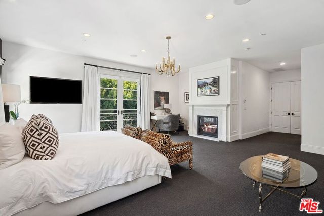 1600 Clear View Drive, Beverly Hills, CA 90210