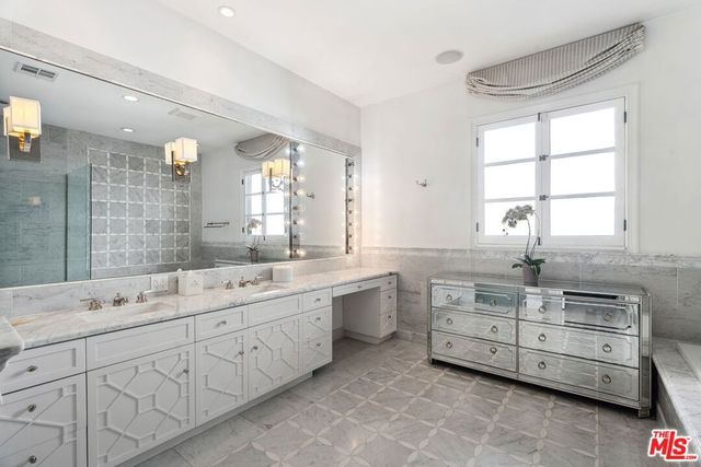 1600 Clear View Drive, Beverly Hills, CA 90210