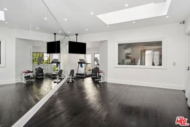 1600 Clear View Drive, Beverly Hills, CA 90210