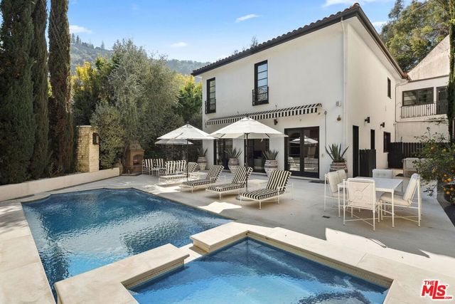 1600 Clear View Drive, Beverly Hills, CA 90210