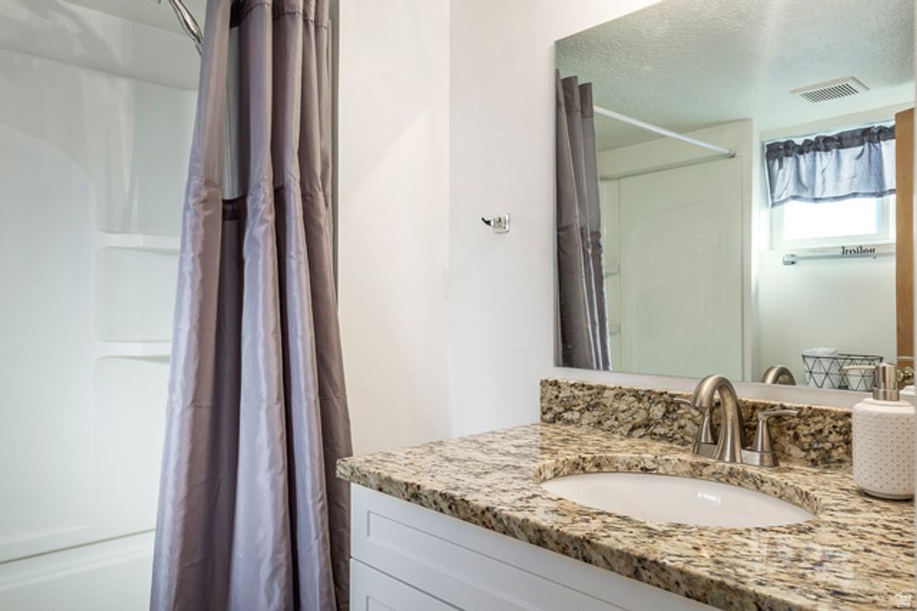 Image 17 of property listing at 6326 W 3500 S, West Valley City, UT 84128