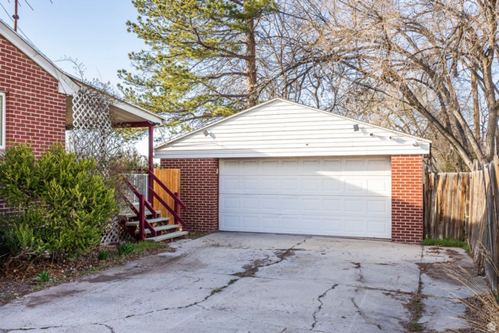 Image 38 of property listing at 6326 W 3500 S, West Valley City, UT 84128