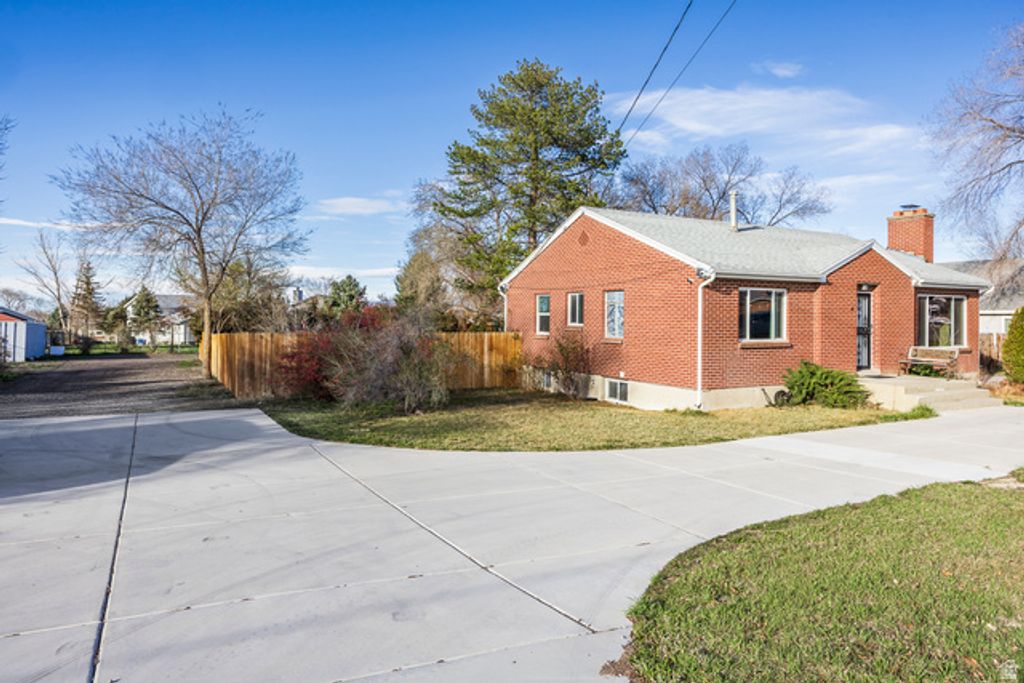 Image 42 of property listing at 6326 W 3500 S, West Valley City, UT 84128