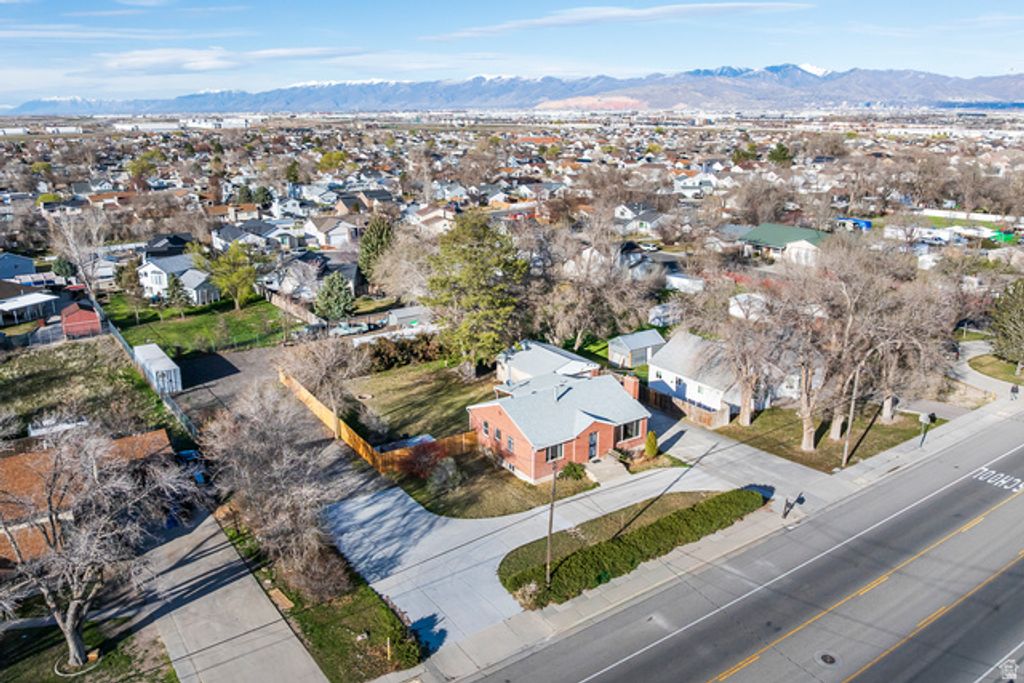 Image 45 of property listing at 6326 W 3500 S, West Valley City, UT 84128