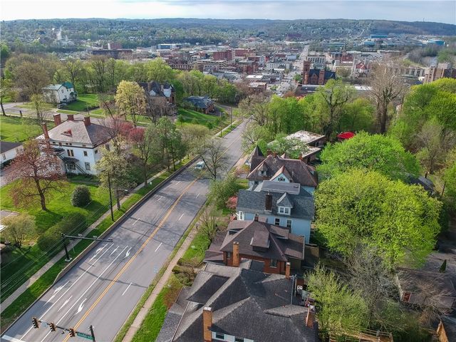 409 N Jefferson St, New Castle, PA 16101