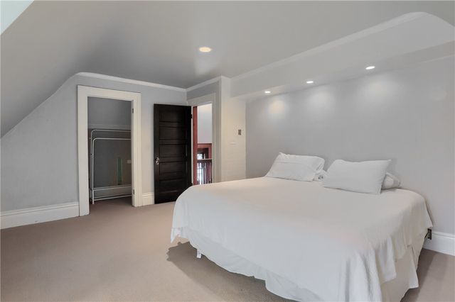 409 N Jefferson St, New Castle, PA 16101