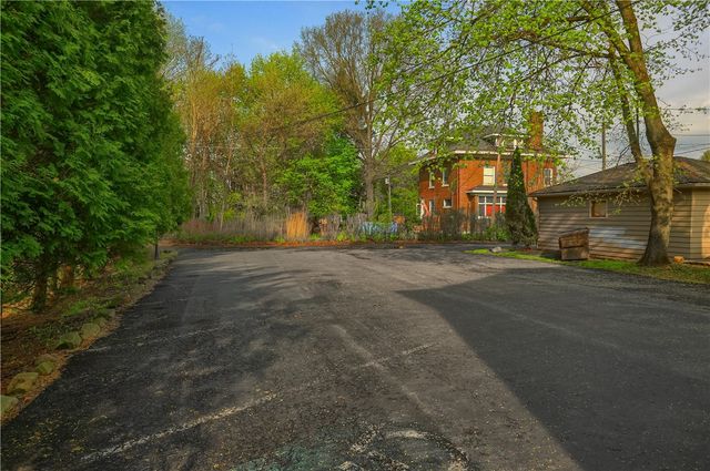 409 N Jefferson St, New Castle, PA 16101