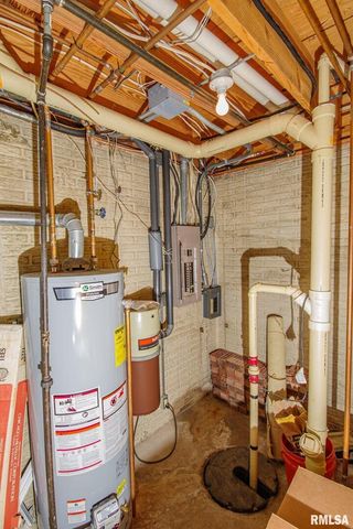 102 Lost Hollow Dr Drive, Salem, IL 62881