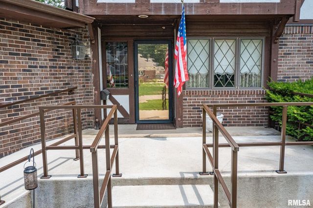 102 Lost Hollow Dr Drive, Salem, IL 62881