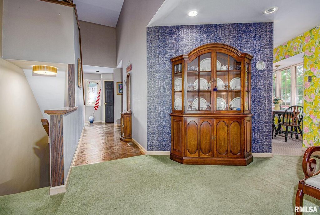 Image 19 of property listing at 102 Lost Hollow Dr Drive, Salem, IL 62881