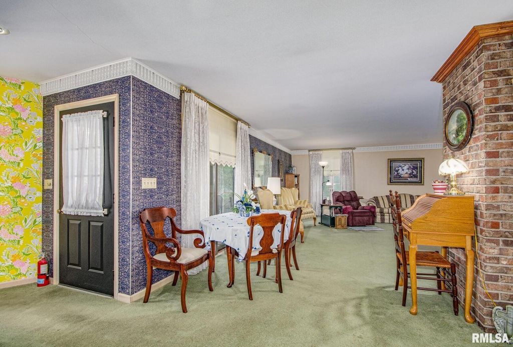 Image 20 of property listing at 102 Lost Hollow Dr Drive, Salem, IL 62881