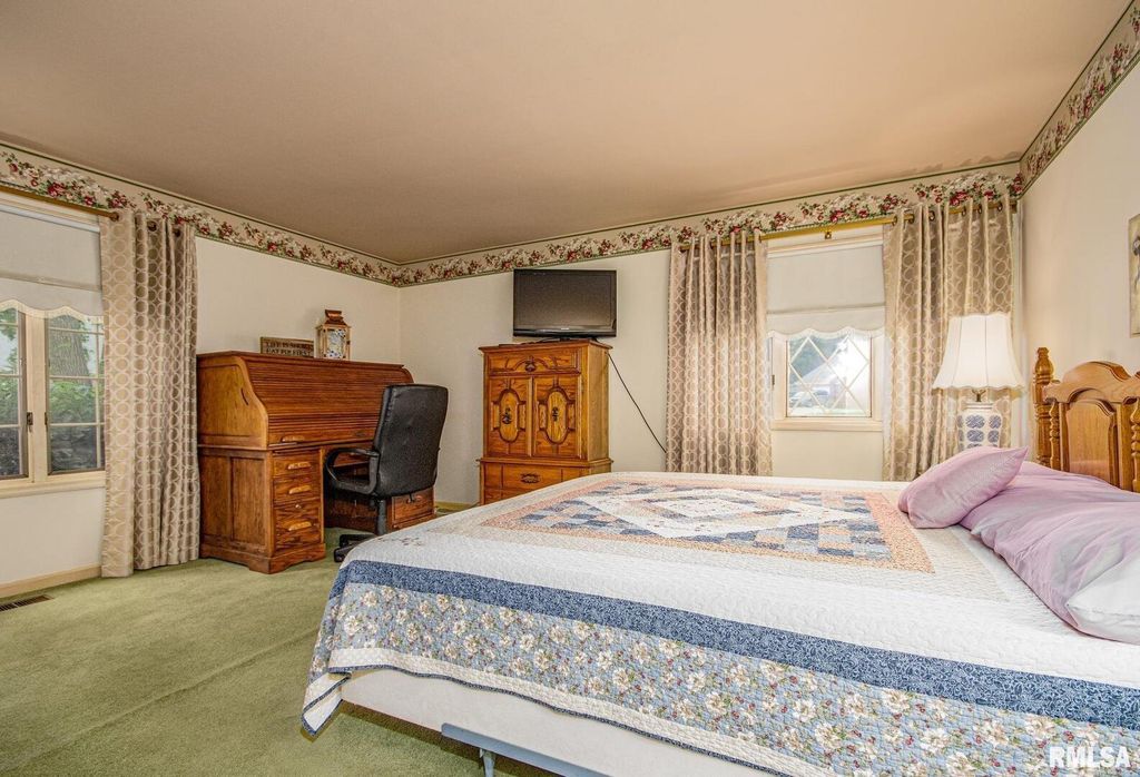 Image 29 of property listing at 102 Lost Hollow Dr Drive, Salem, IL 62881