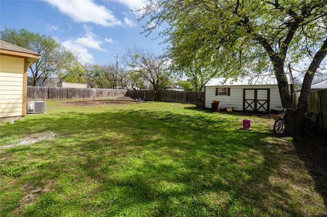 105 S 6th Street, Celeste, TX 75423