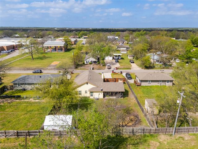 105 S 6th Street, Celeste, TX 75423