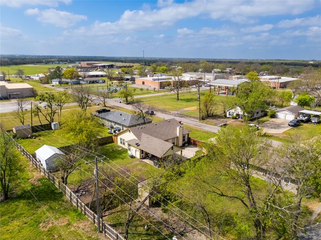 105 S 6th Street, Celeste, TX 75423
