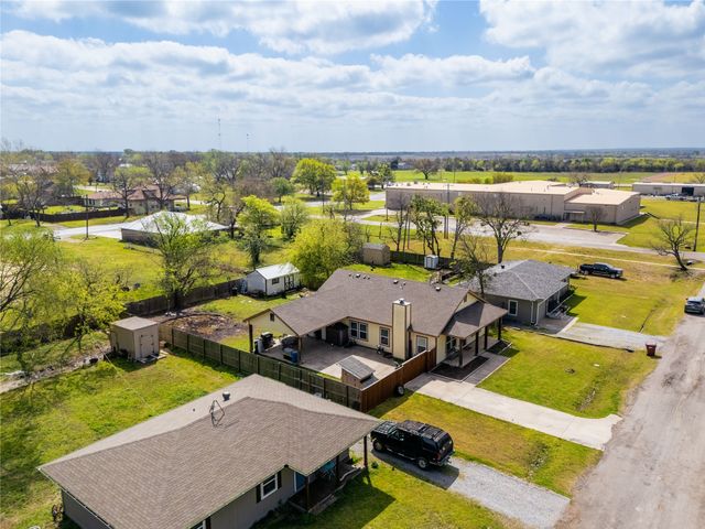 105 S 6th Street, Celeste, TX 75423