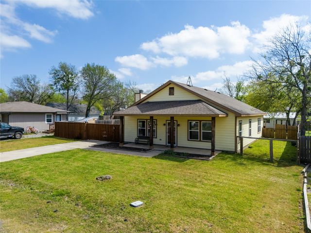105 S 6th Street, Celeste, TX 75423