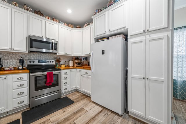 105 S 6th Street, Celeste, TX 75423