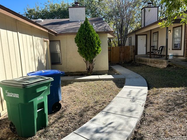 14422 Waddesdon Bluff, San Antonio, TX 78233