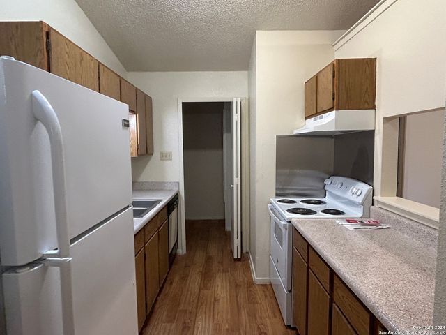 14422 Waddesdon Bluff, San Antonio, TX 78233