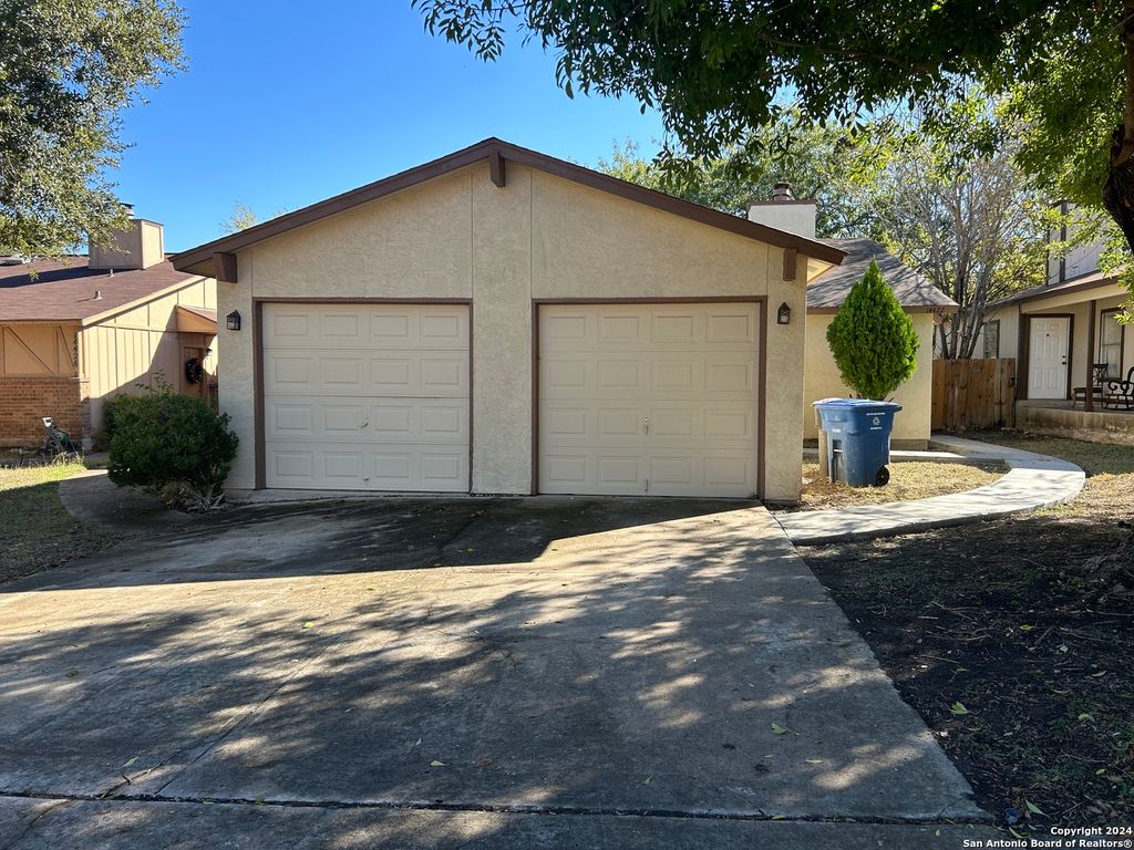 14422 Waddesdon Bluff, San Antonio, TX 78233