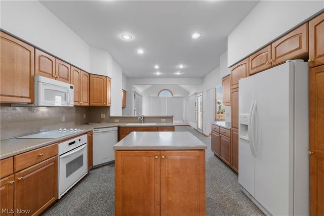 1315 Fieldcrest Drive, Wadsworth, OH 44281