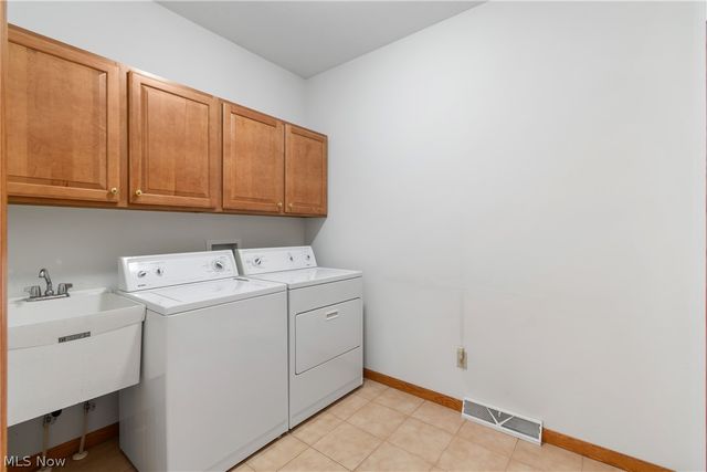 1315 Fieldcrest Drive, Wadsworth, OH 44281