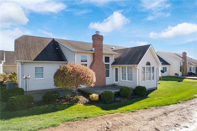 1315 Fieldcrest Drive, Wadsworth, OH 44281