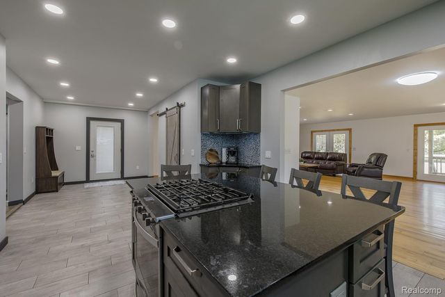 1621 Ray Road, Oxford Charter Township, MI 48371