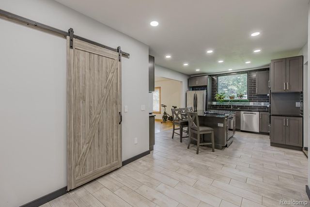 1621 Ray Road, Oxford Charter Township, MI 48371