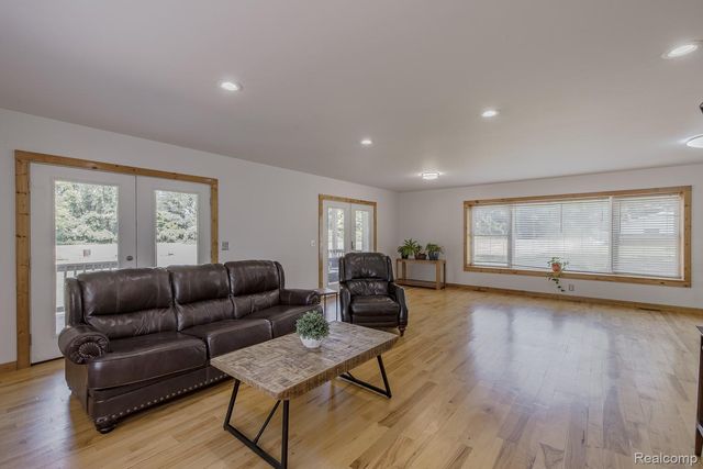 1621 Ray Road, Oxford Charter Township, MI 48371