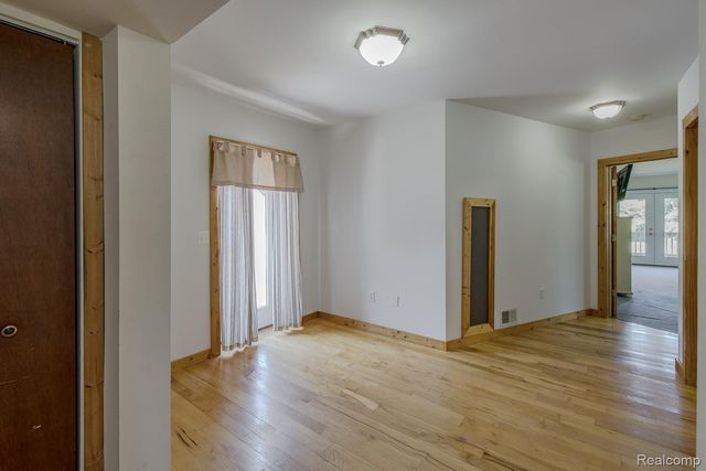 1621 Ray Road, Oxford Charter Township, MI 48371