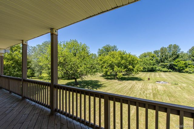 1621 Ray Road, Oxford Charter Township, MI 48371