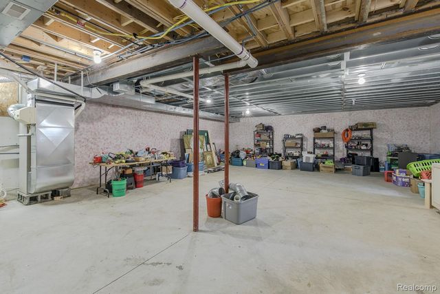 1621 Ray Road, Oxford Charter Township, MI 48371