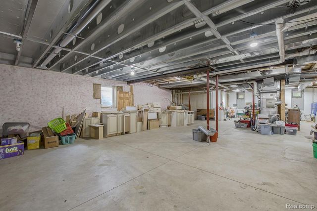 1621 Ray Road, Oxford Charter Township, MI 48371