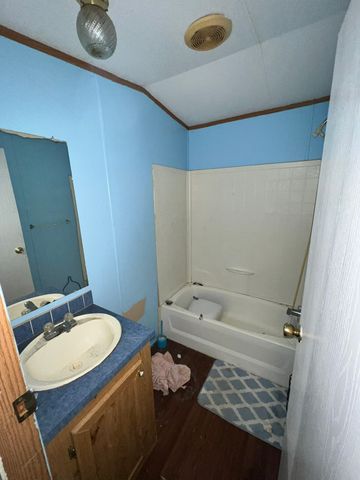 118 Oakwood Rd, Hohenwald, TN 38462