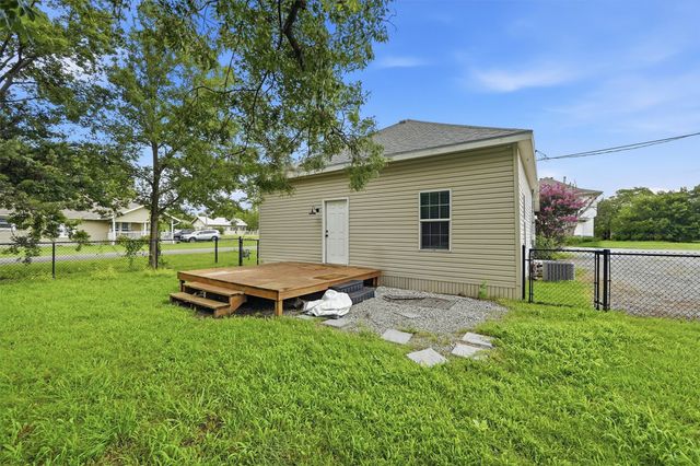 111 Britton Street, Tom Bean, TX 75489
