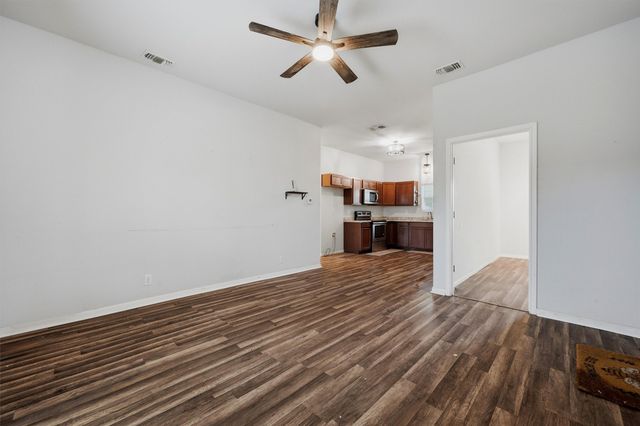111 Britton Street, Tom Bean, TX 75489
