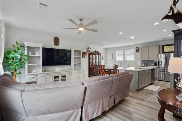 64 Bent Trail LN, Georgetown, TX 78628