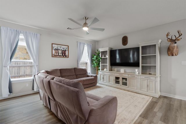 64 Bent Trail LN, Georgetown, TX 78628