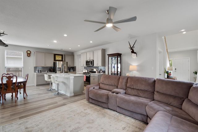 64 Bent Trail LN, Georgetown, TX 78628