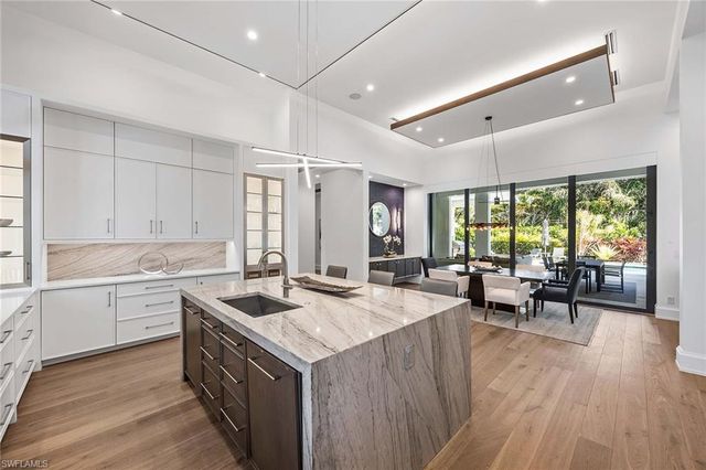 1300 Nautilus RD, Naples, FL 34102